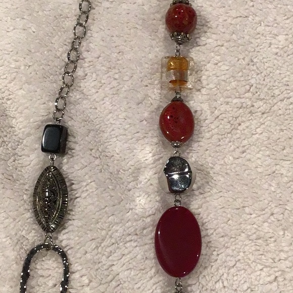Beaded Glass Necklace Red Black Silver - Picture 3 of 10